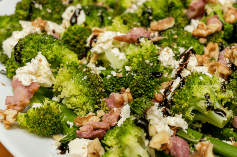Broccoli, Bacon & Walnut Salad